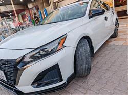 نيسان ألتيما